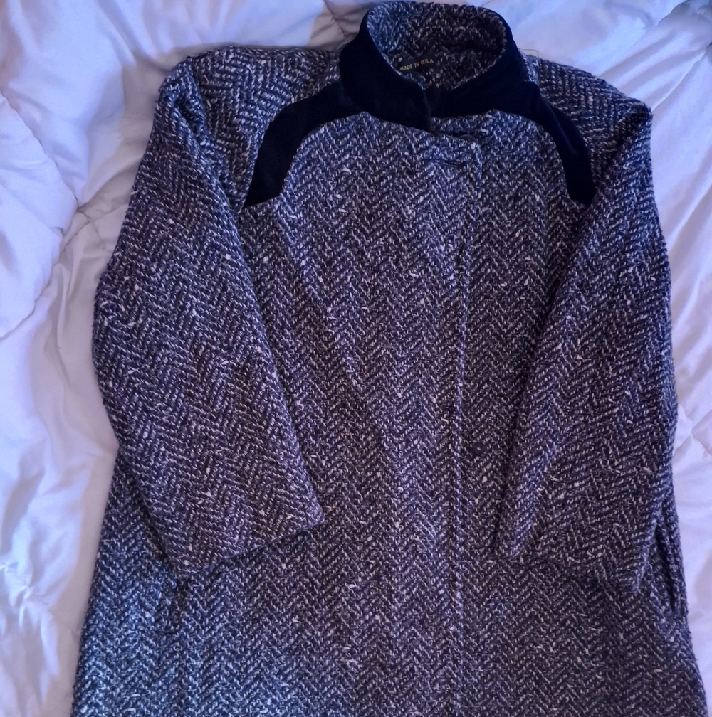 Women's Herringbone Tweed Coat - Black and Gray - Picture 7 of 13